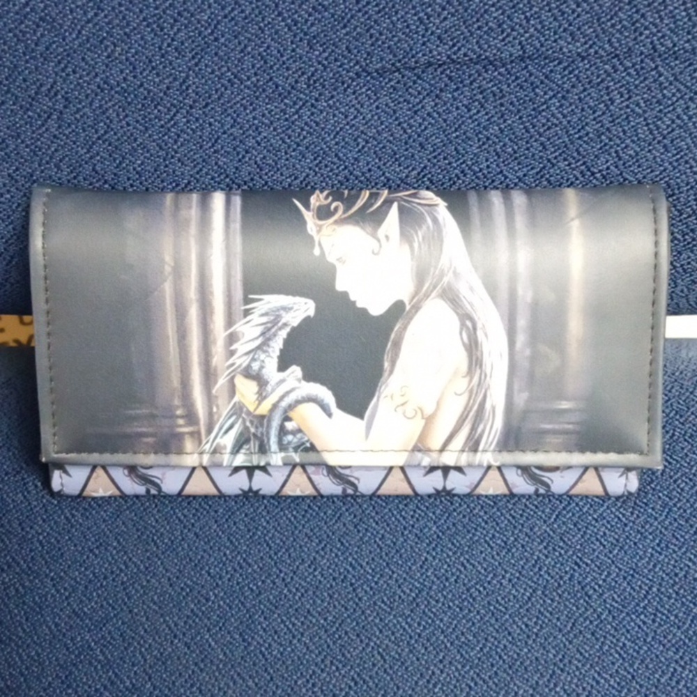 Anne Stokes wallet